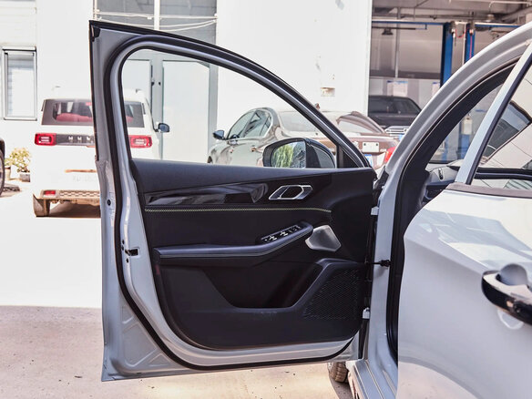 2026 Lynk & Co 03 I Рестайлинг 2, белый, 2450000 рублей - вид 13