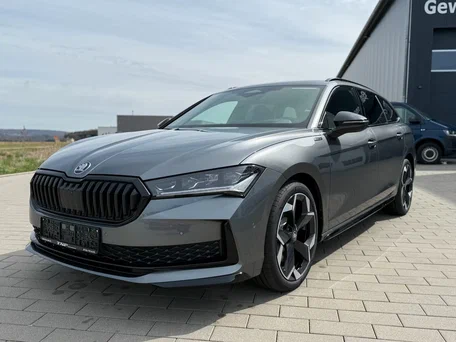 2026 Skoda Superb IV, серый, 7300000 рублей, вид 3