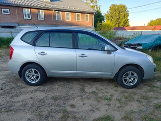 2010 Kia Carens II (UN), серый, 650000 рублей, вид 4