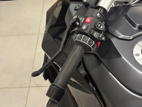 2025 BMW R 1300 RT, чёрный, 2880000 рублей - вид 6