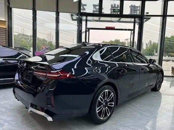 2025 BMW 5 серии 530Li xDrive VIII (G60/G61/G68), синий - вид 5