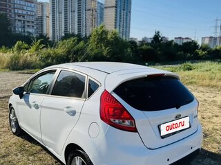 2011 Ford Fiesta Mk6, белый, 815000 рублей, вид 4