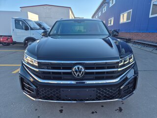 2025 Volkswagen Touareg III Рестайлинг, чёрный, 7585000 рублей, вид 1