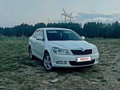 2013 Skoda Octavia II (A5) Рестайлинг, белый, 840000 рублей, вид 2
