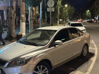 2009 Ford Focus II Рестайлинг, серебристый, 580000 рублей, вид 1