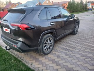 2020 Toyota RAV4 V (XA50), коричневый, 2890000 рублей, вид 3