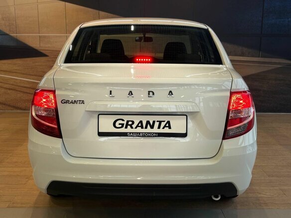 2026 Lada (ВАЗ) Granta I Рестайлинг, белый, 987000 рублей - вид 7