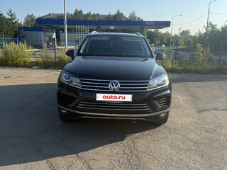 2017 Volkswagen Touareg II Рестайлинг, синий, 3450000 рублей, вид 2