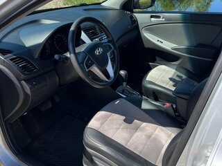 2013 Hyundai Solaris I, серебристый, 740000 рублей, вид 5