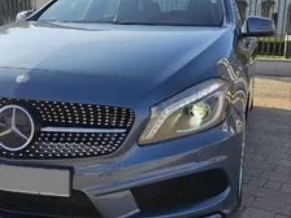 2014 Mercedes-Benz A-Класс 180 III (W176), синий - вид 1