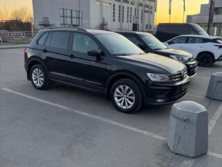 2019 Volkswagen Tiguan II, чёрный, 1750000 рублей, вид 2