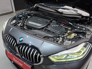 2022 BMW 1 серии 118d III (F40), серый, 1924911 рублей, вид 5