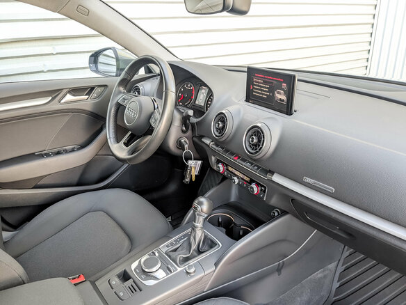 2019 Audi A3 III (8V) Рестайлинг, серый, 2375000 рублей - вид 9