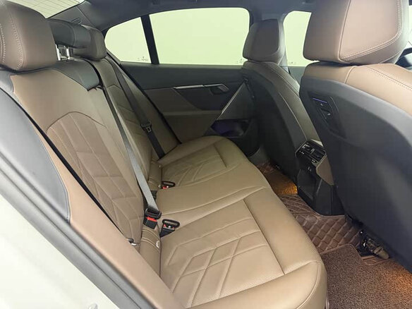 2024 BMW 5 серии 525i VIII (G60/G61/G68), белый - вид 13