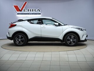 2019 Toyota C-HR I Рестайлинг, белый, 2550000 рублей, вид 4