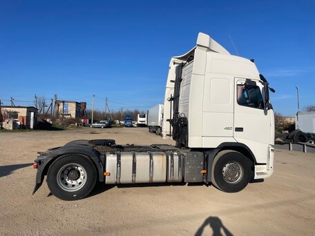 2013 Volvo FH, белый, 3600000 рублей, вид 3