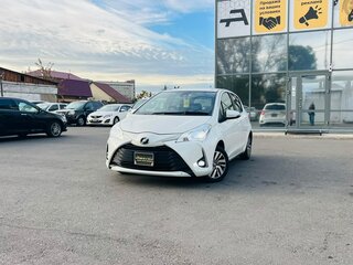 2019 Toyota Vitz III (XP130) Рестайлинг 2, белый, 1029000 рублей, вид 1
