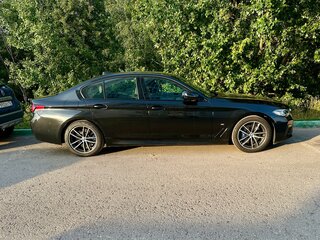 2021 BMW 5 серии 530i xDrive VII (G30/G31/G38) Рестайлинг, чёрный, 4490000 рублей, вид 5