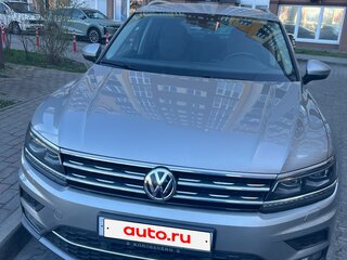 2018 Volkswagen Tiguan II, серебристый, 2899999 рублей, вид 1