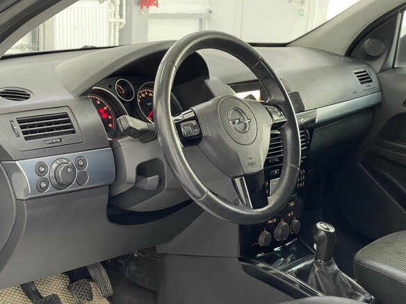 2011 Opel Astra H Рестайлинг, белый, 549000 рублей - вид 7