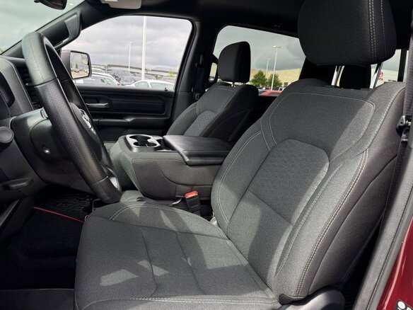 2025 Ram 1500 Quad Cab V Рестайлинг, красный, 5753000 рублей - вид 6