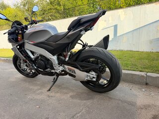 2022 Aprilia Tuono V4, серый, 1299000 рублей, вид 5