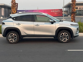 2025 Suzuki Fronx, серебристый, 2674550 рублей, вид 2