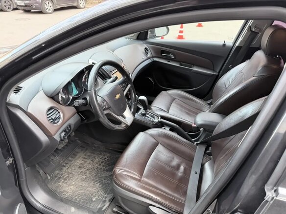 2012 Chevrolet Cruze I Рестайлинг, чёрный, 800000 рублей - вид 5