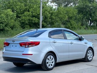 2016 Kia Rio III Рестайлинг, серебристый, 749000 рублей, вид 4