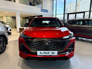 2025 Changan UNI-S I, красный, 3179900 рублей, вид 2