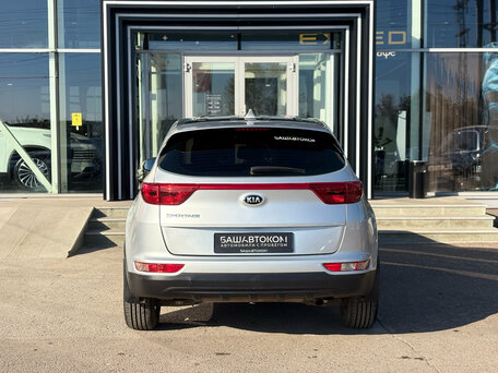 2017 Kia Sportage IV, серебристый, 1575000 рублей, вид 5