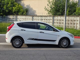 2014 Hyundai Solaris I Рестайлинг, белый, 360000 рублей, вид 4