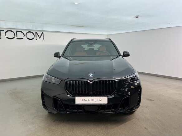 2025 BMW X5 40i IV (G05/G18) Рестайлинг, чёрный, 15390000 рублей - вид 2