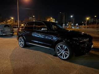 2015 BMW X5 M50d III (F15), пурпурный, 3910000 рублей, вид 4