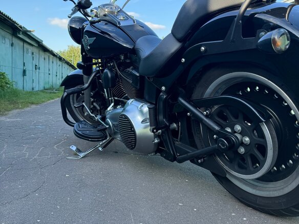 2010 Harley-Davidson Fat Boy, чёрный, 1000000 рублей