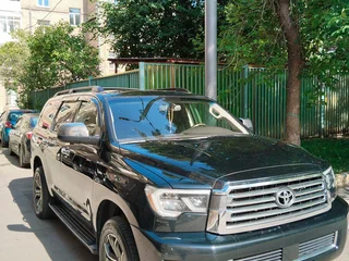 2012 Toyota Sequoia II, чёрный, 2700000 рублей, вид 3