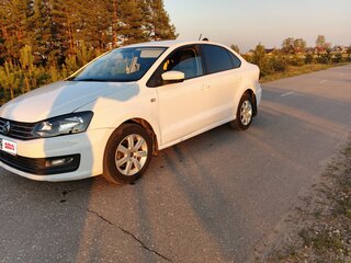 2019 Volkswagen Polo V Рестайлинг, белый, 850000 рублей, вид 1