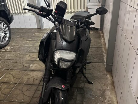 2015 Ducati Diavel Carbon, чёрный, 1111111 рублей, вид 5