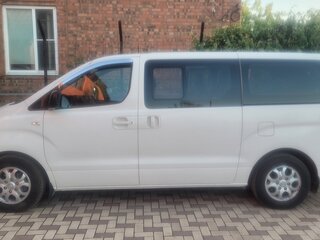 2010 Hyundai Grand Starex I, белый, 1800000 рублей, вид 3