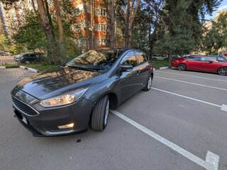 2017 Ford Focus III Рестайлинг, серый, 835000 рублей, вид 4