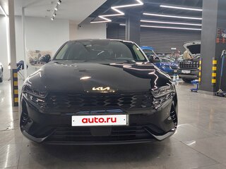 2021 Kia K5 III, чёрный, 3050000 рублей, вид 3