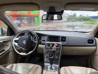 2012 Volvo S60 II, жёлтый, 800000 рублей, вид 4