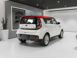 2017 Kia Soul II Рестайлинг, белый, 1470000 рублей, вид 5