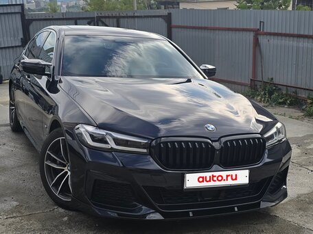2021 BMW 5 серии 520i VII (G30/G31/G38) Рестайлинг, синий, 4150000 рублей, вид 4