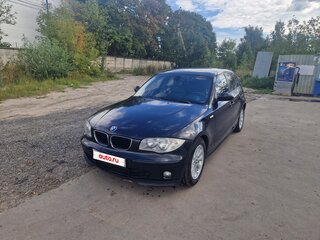 2005 BMW 1 серии 120i I (E81/E82/E87/E88), чёрный, 650000 рублей, вид 1