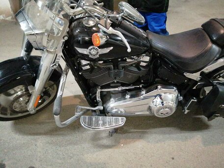 2021 Harley-Davidson Fat Boy, чёрный, 2450000 рублей, вид 1