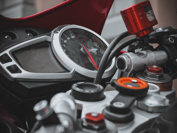 2012 Triumph Speed Triple, красный, 505000 рублей - вид 1