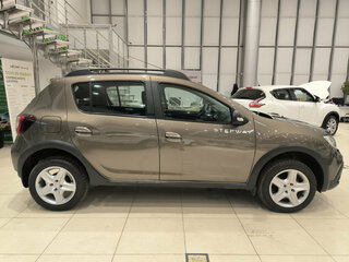 2018 Renault Sandero Stepway II Рестайлинг, коричневый, 950000 рублей, вид 4