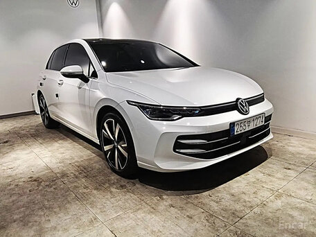 2025 Volkswagen Golf VIII Рестайлинг, белый, 3400000 рублей, вид 1