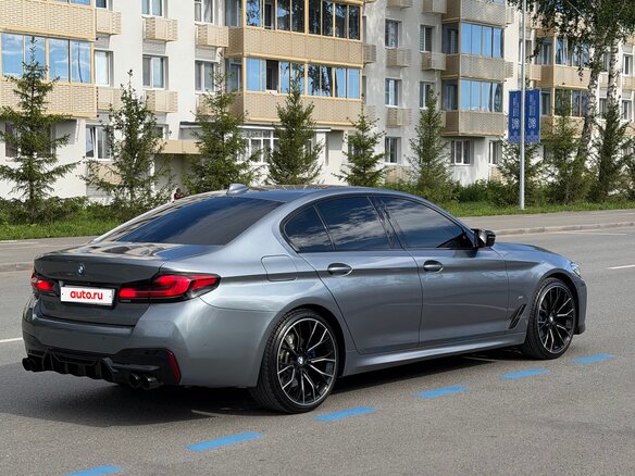 2020 BMW 5 серии 530i xDrive VII (G30/G31/G38) Рестайлинг, серый, 3699099 рублей - вид 2